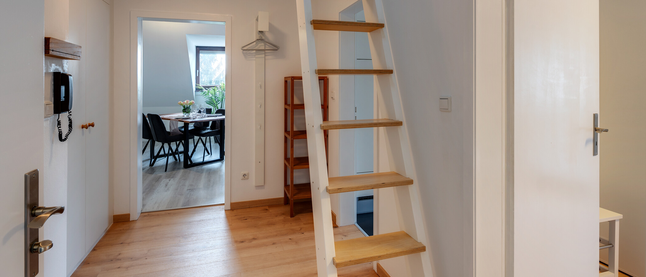 Dachgeschosswohnung Eching 01 Flur/Gang 13716
