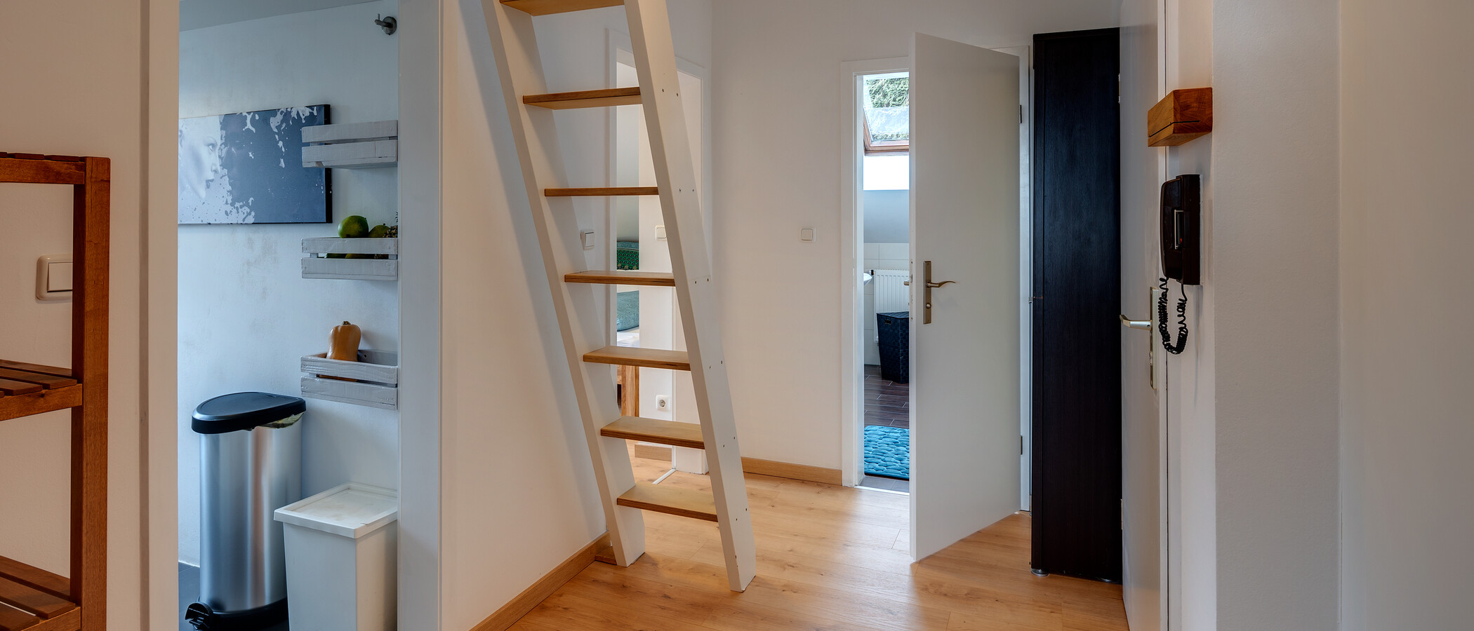 Dachgeschosswohnung Eching 02 Flur/Gang 13716