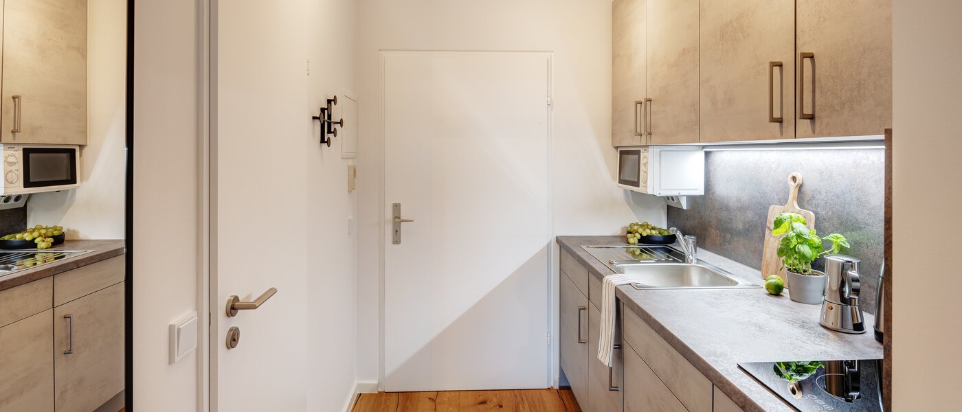 Wohnung München Arabellapark 01 Flur/Gang 13725