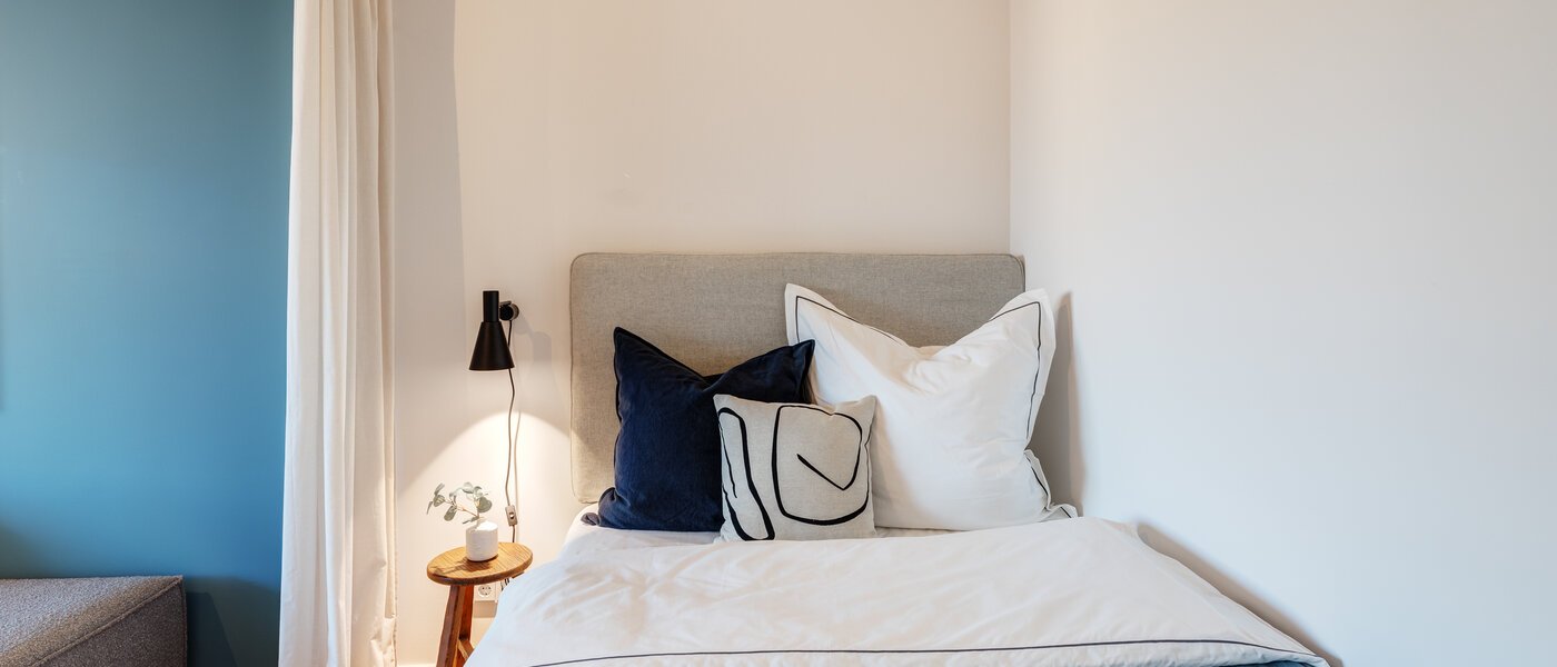 Wohnung München Arabellapark 01 Schlafbereich 13725