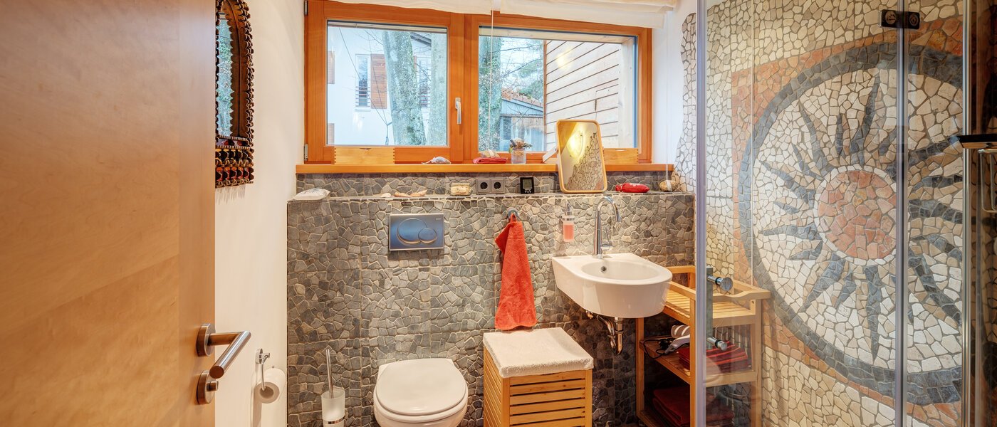 Einfamilienhaus Oberhaching 01 2. Badezimmer 13766