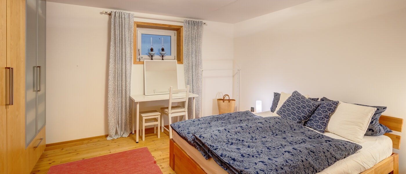 Einfamilienhaus Oberhaching 01 1. Schlafzimmer 13766