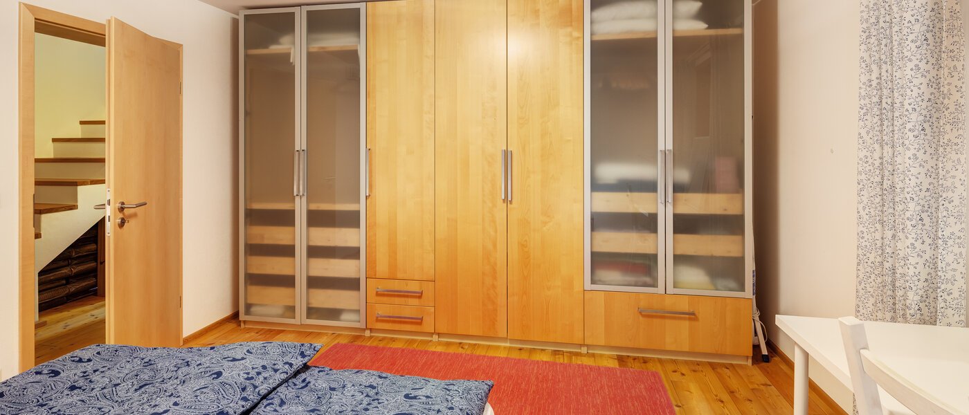 Einfamilienhaus Oberhaching 03 1. Schlafzimmer 13766