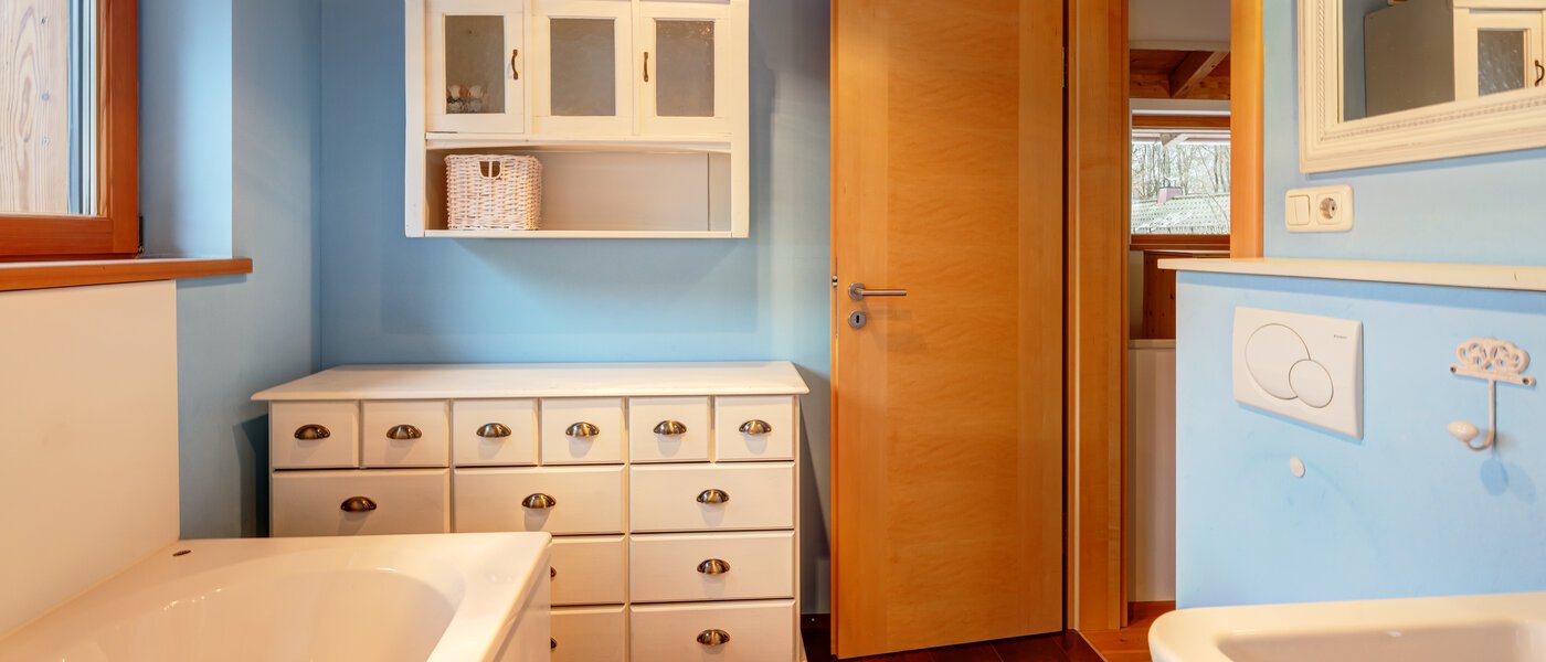 Einfamilienhaus Oberhaching 03 1. Badezimmer 13766