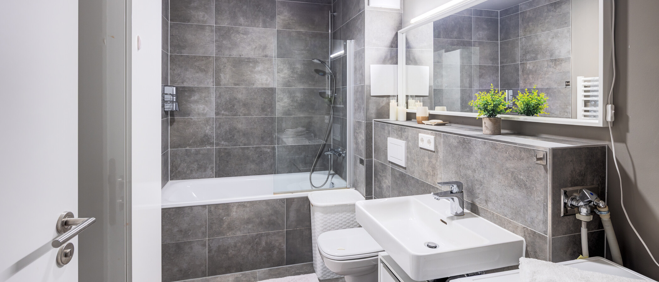 Gartenwohnung Neuried 01 Badezimmer 13774