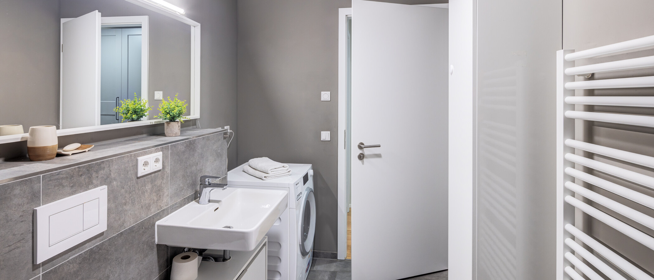 Gartenwohnung Neuried 02 Badezimmer 13774