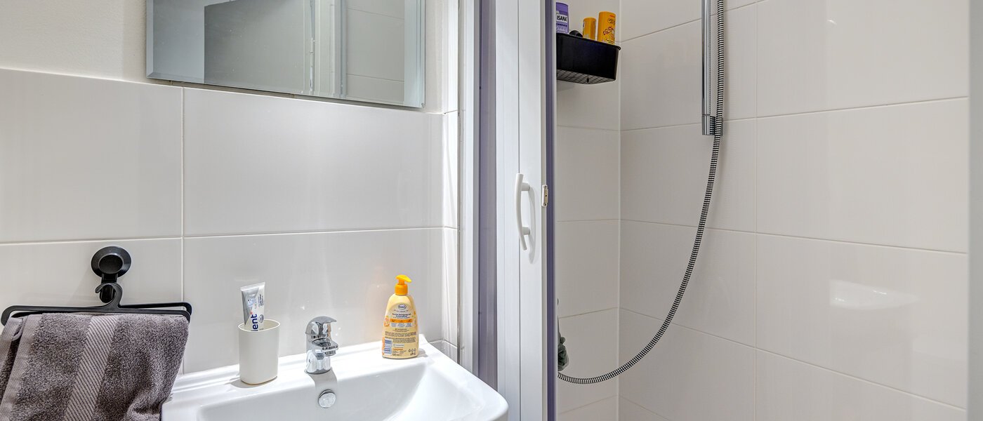 Apartment München Maxvorstadt - Universitätsviertel 01 Badezimmer 13779