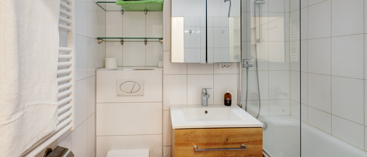 Wohnung München Milbertshofen 01 Badezimmer 13793