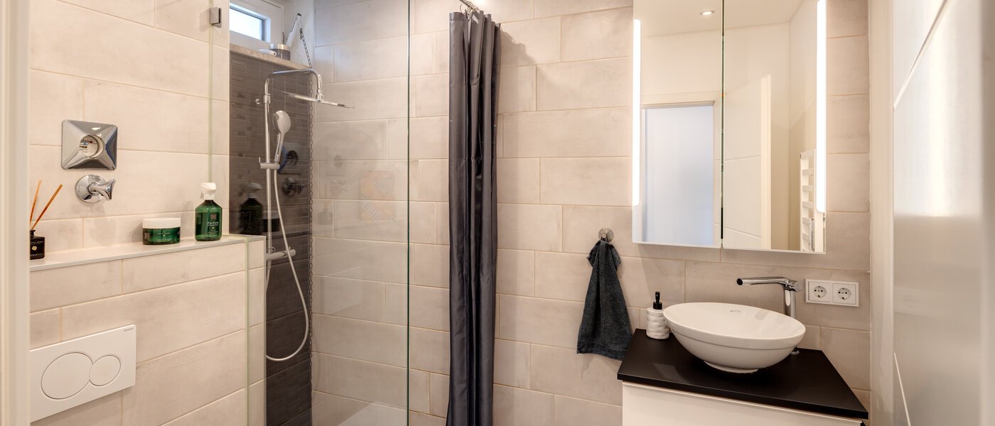 Dachterrassenwohnung München Obergiesing 02 Badezimmer 13824