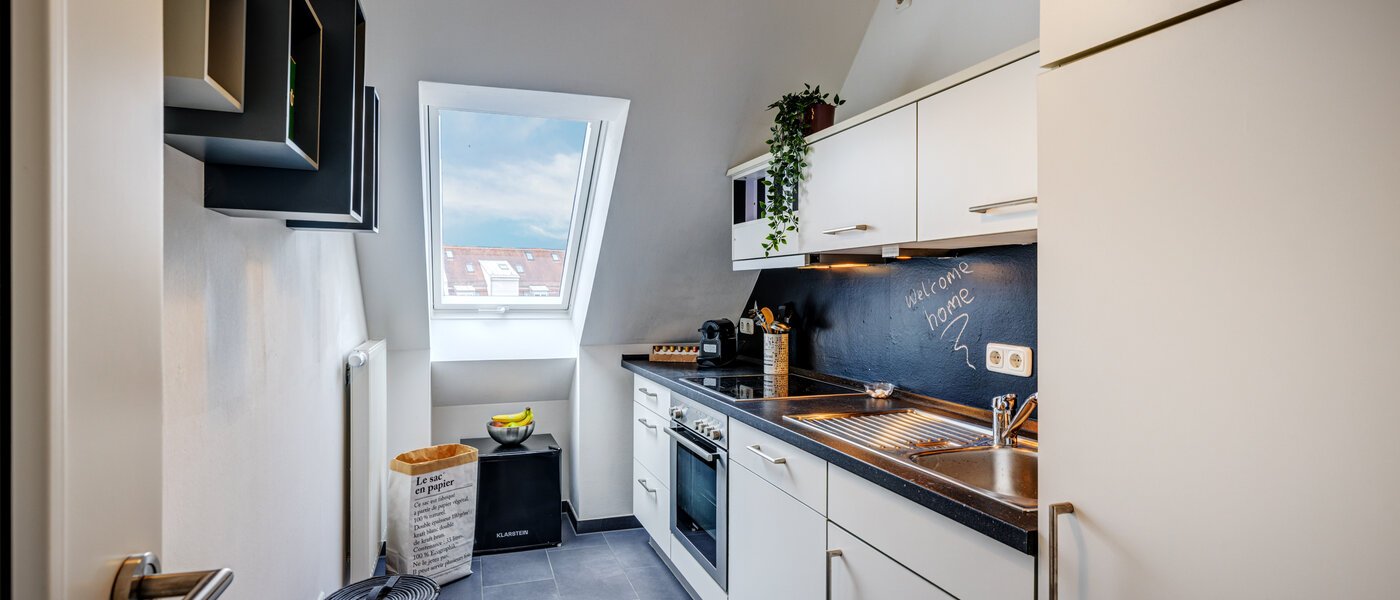 Dachgeschosswohnung München Schwabing (rechts der Leopoldstraße) 01 Küche 13837