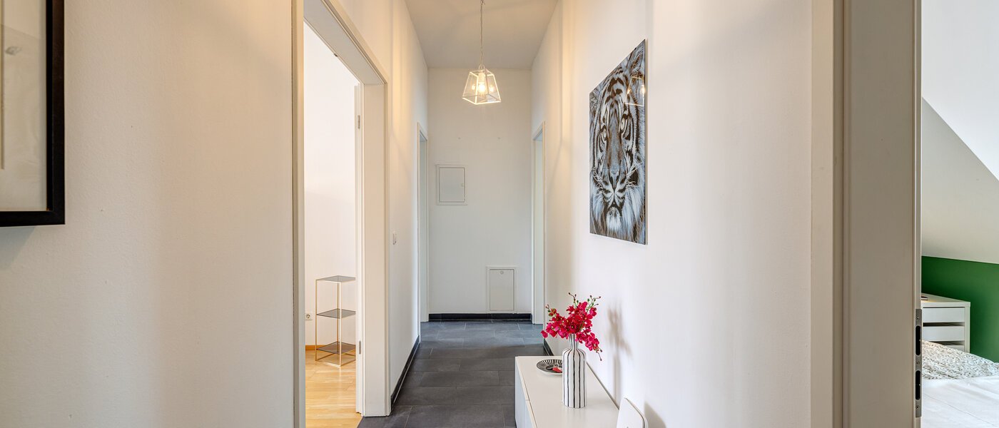 Dachgeschosswohnung München Schwabing (rechts der Leopoldstraße) 02 Flur/Gang 13837