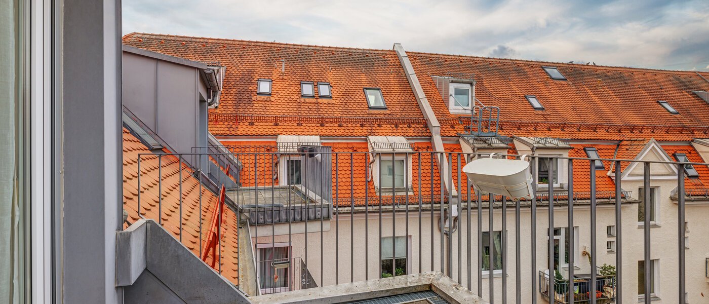 Dachgeschosswohnung München Schwabing (rechts der Leopoldstraße) 03 Balkon 13837