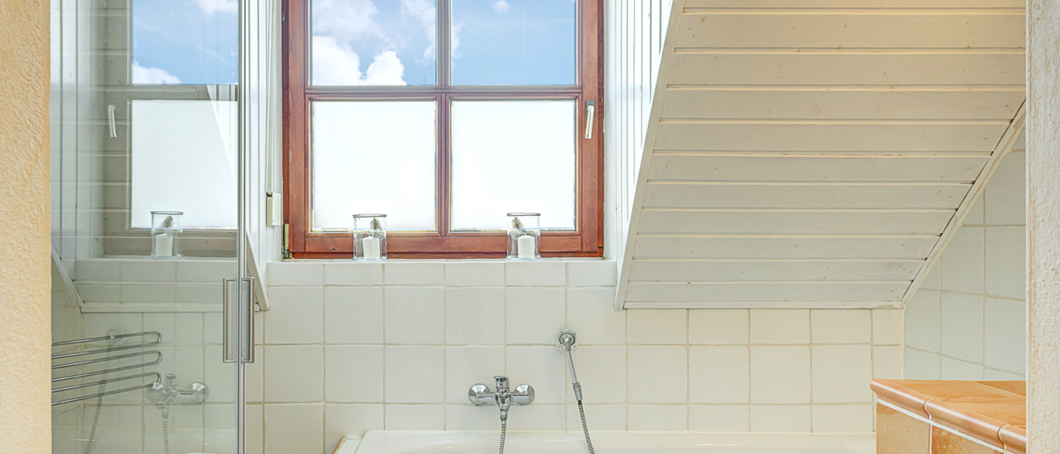 Einfamilienhaus München Trudering 01 Badezimmer 13845