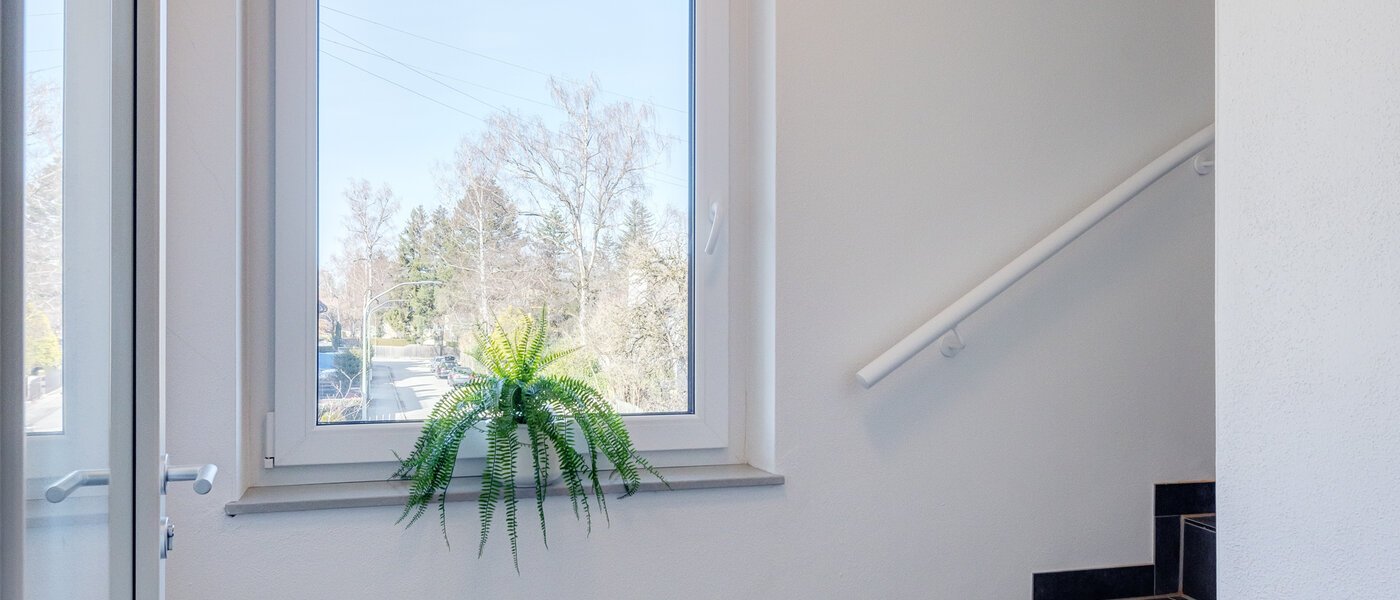 Dachgeschosswohnung München Waldtrudering 01 Flur/Gang 13853