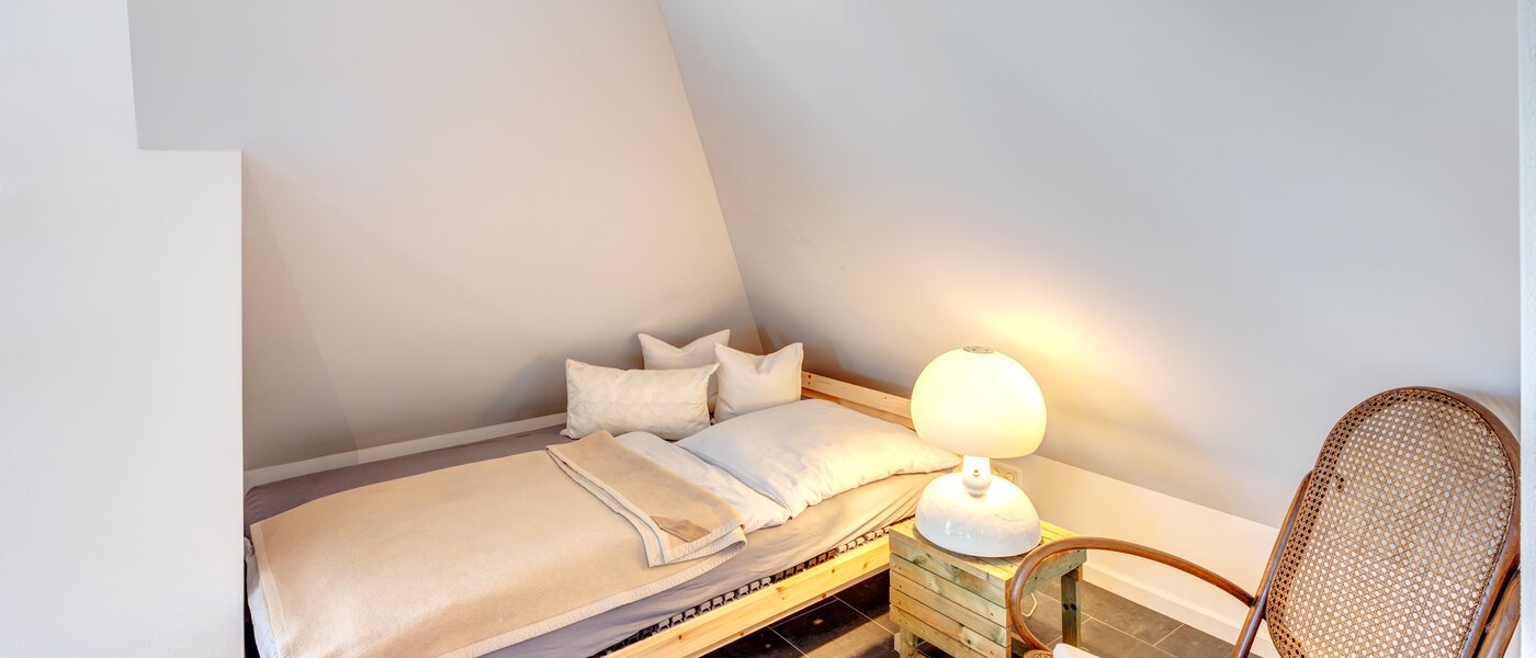 Dachgeschosswohnung München Waldtrudering 01 Schlafbereich 13853