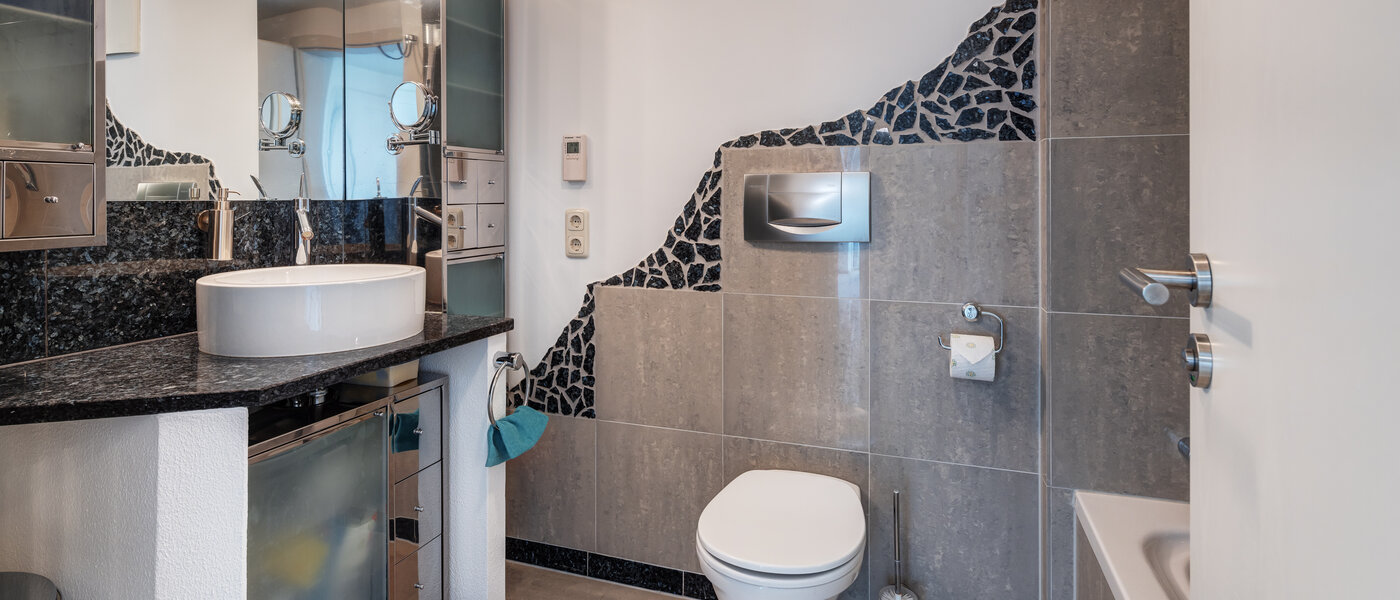 Galeriewohnung Ottobrunn 01 Badezimmer 13854