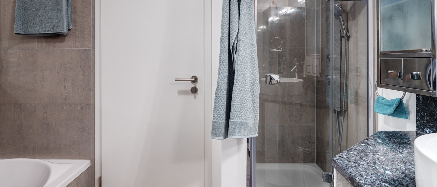 Galeriewohnung Ottobrunn 03 Badezimmer 13854