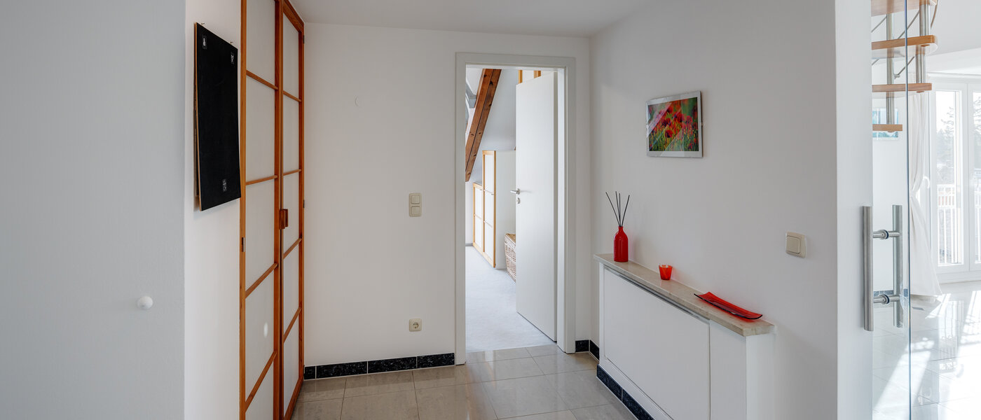 Galeriewohnung Ottobrunn 03 Flur/Gang 13854