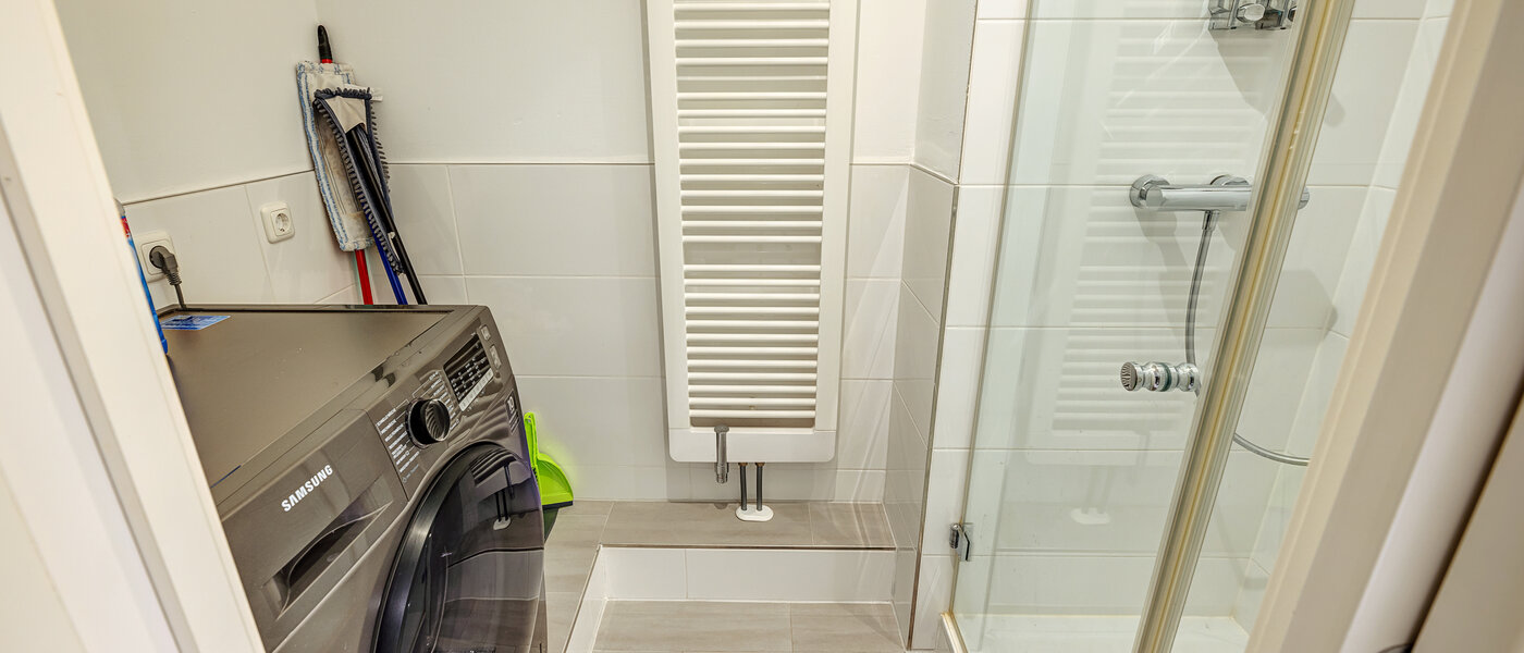 Dachgeschosswohnung München Ludwigsvorstadt 01 2. Badezimmer 13896