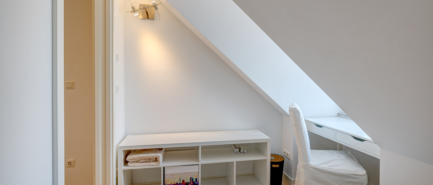 Dachgeschosswohnung München Ludwigsvorstadt 02 2. Schlafzimmer	 13896