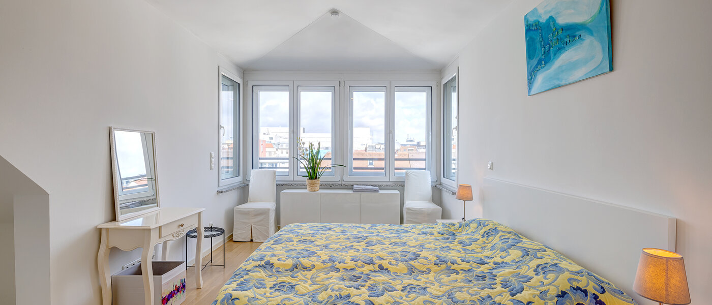 Dachgeschosswohnung München Ludwigsvorstadt 01 1. Schlafzimmer 13896