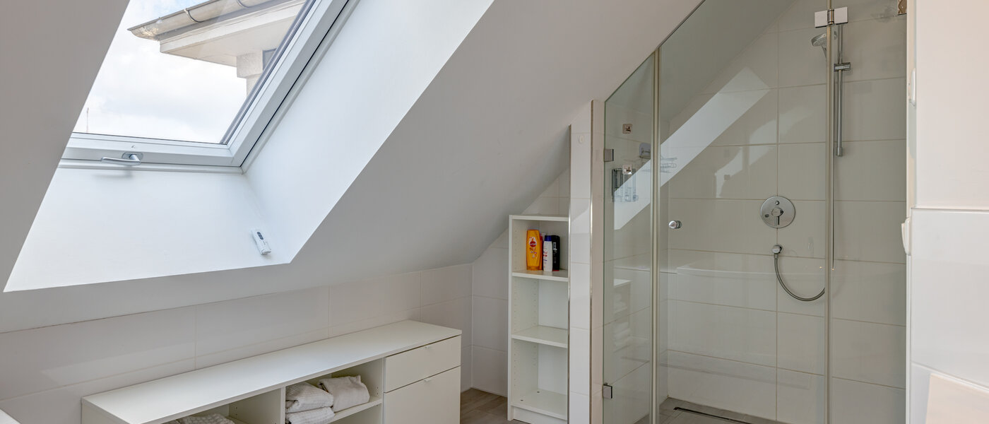 Dachgeschosswohnung München Ludwigsvorstadt 02 1. Badezimmer 13896