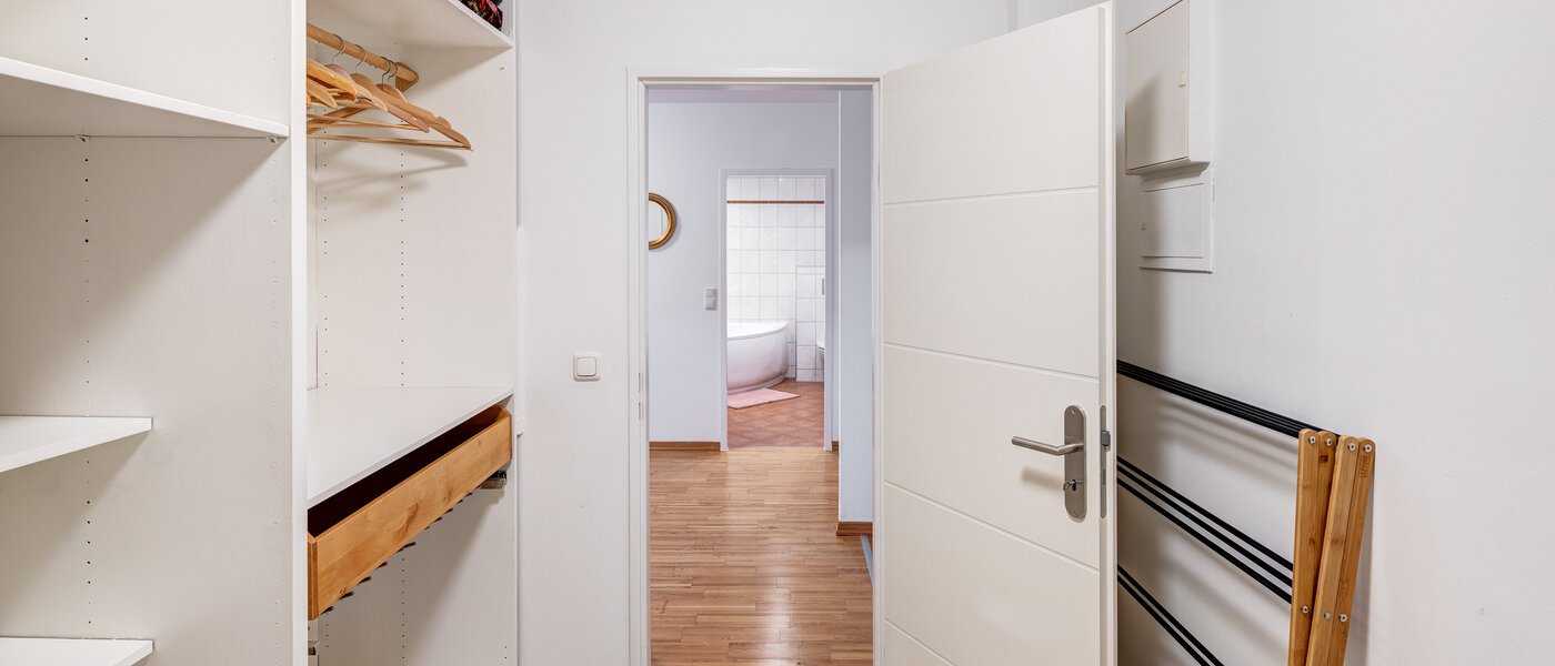 Wohnung München Maxvorstadt 02 Ankleide 13972