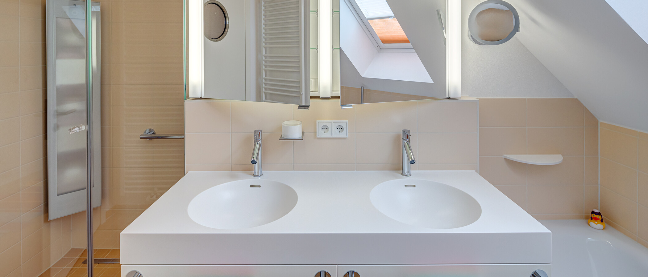 Dachterrassenwohnung München Waldtrudering 03 Badezimmer 13992