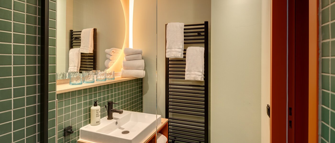 Apartment Unterföhring 01 Badezimmer 14036