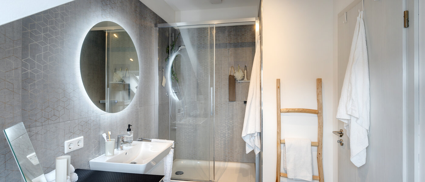 Dachgeschosswohnung München Sendling 01 Badezimmer 14059