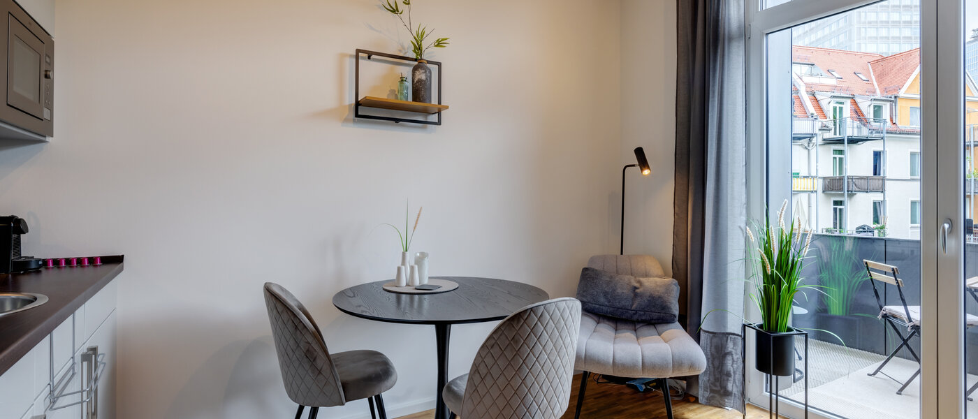 Apartment München Schwabing 04 Wohnbereich 14107