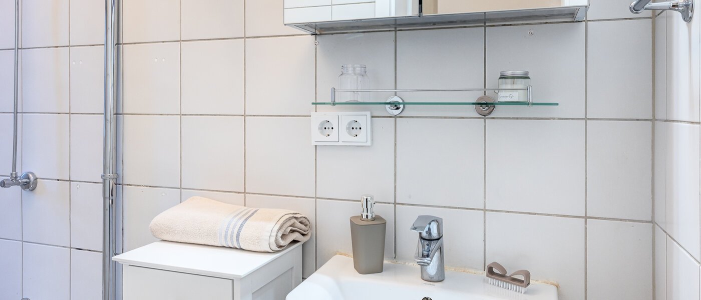 Apartment München Neuhausen 02 Badezimmer 14110