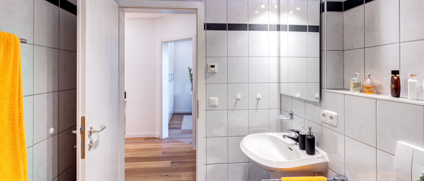 Wohnung Puchheim 02 Badezimmer 14118