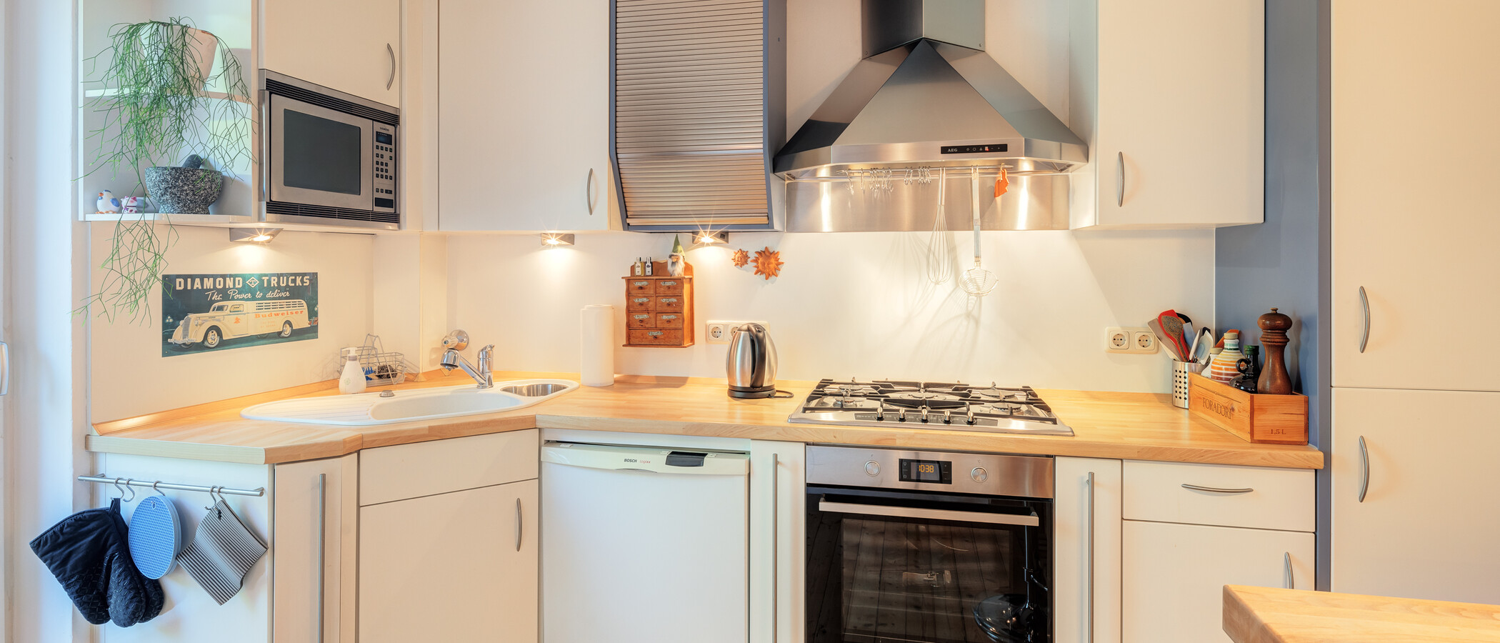Dachgeschosswohnung München Neuhausen 01 Küche 14119