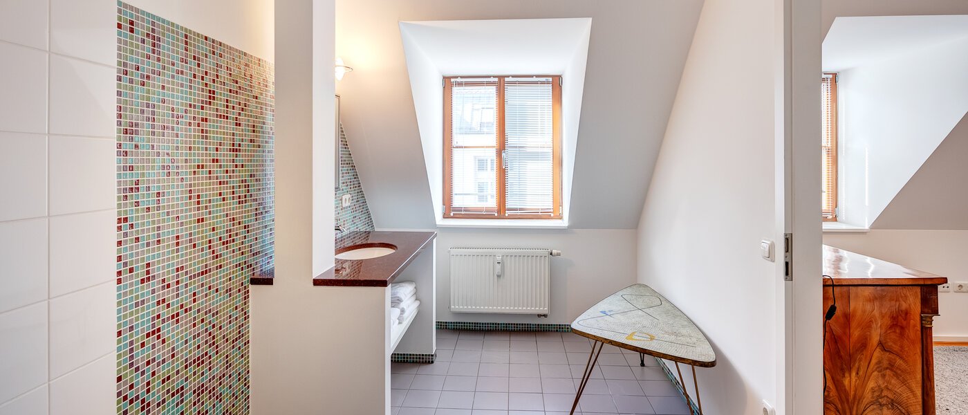 Dachgeschosswohnung München Isarvorstadt 01 Badezimmer 14172
