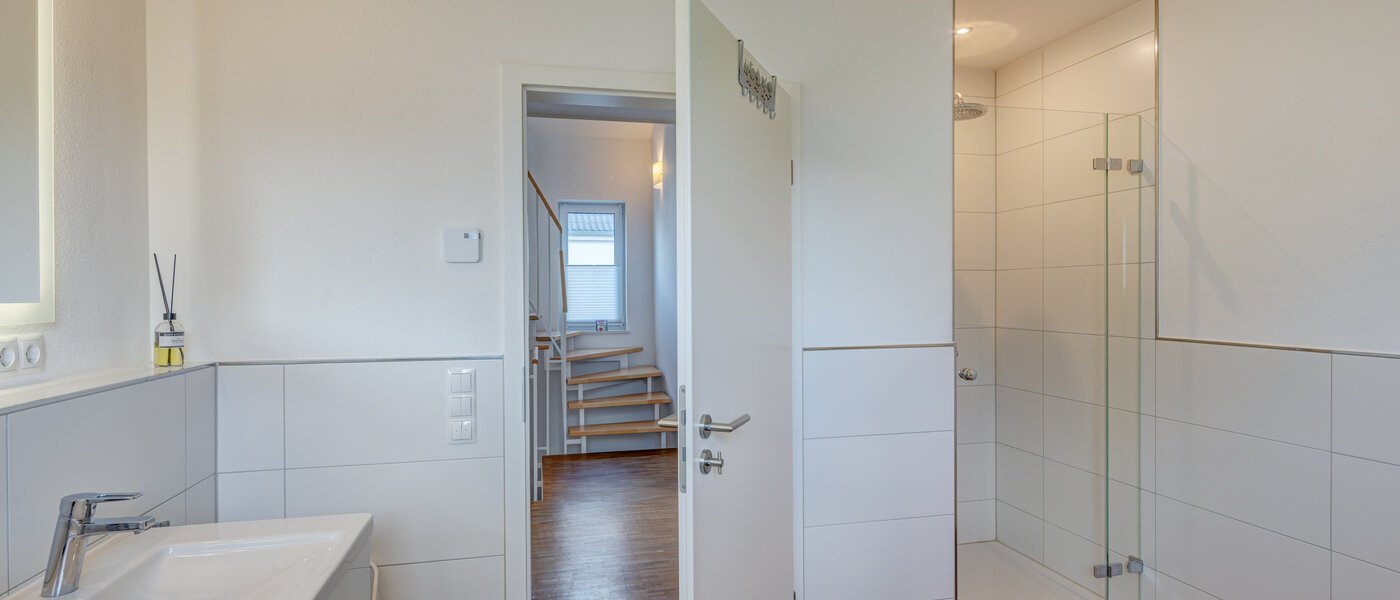 Einfamilienhaus Olching 03 1. Badezimmer 14179