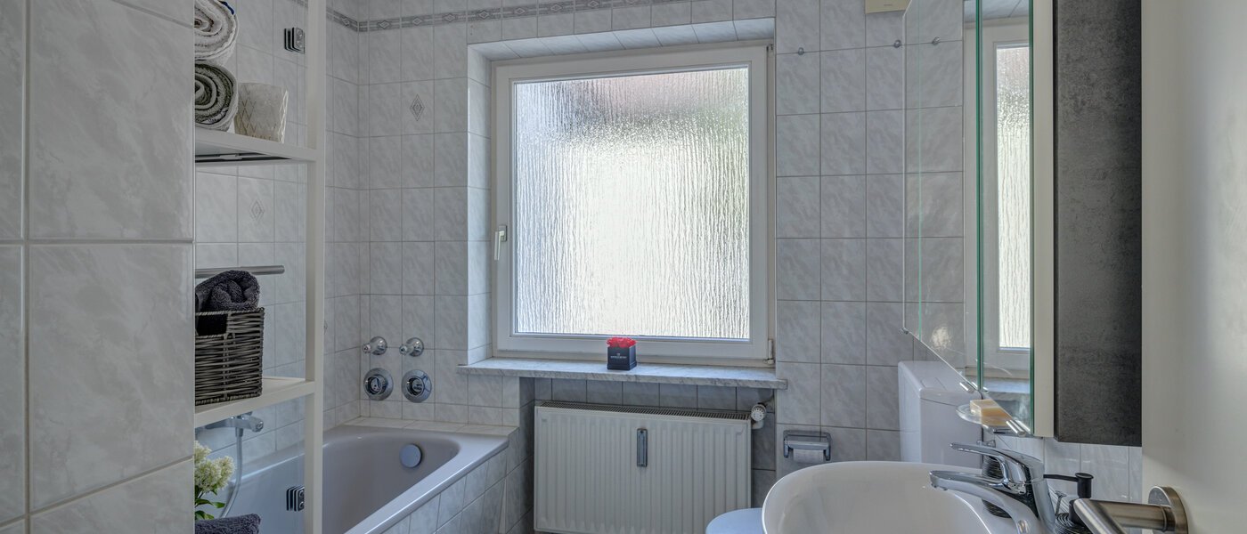 Wohnung Gröbenzell 01 Badezimmer 14192