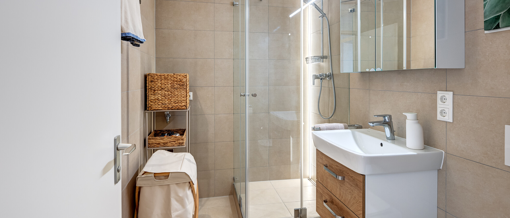Wohnung München Schwabing (rechts der Leopoldstraße) 01 Badezimmer 14213