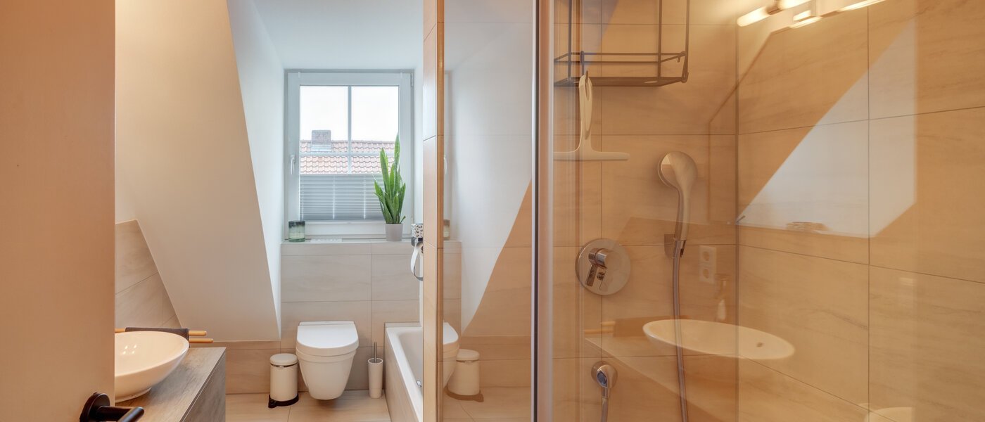 Dachgeschosswohnung München Fasangarten 01 Badezimmer 14268