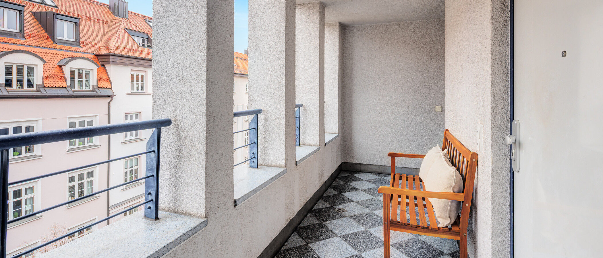Dachgeschosswohnung München Lehel 01 Loggia 14280