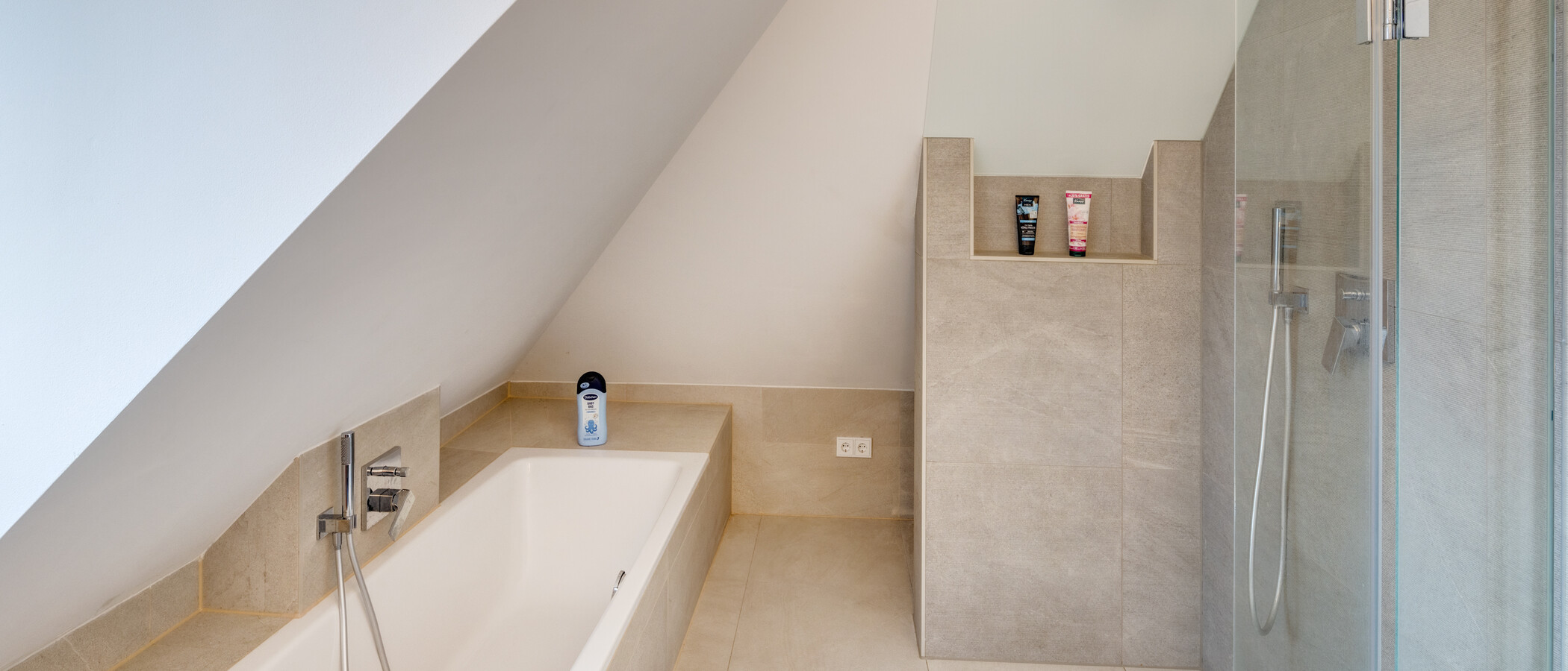 Doppelhaushälfte München Allach 02 1. Badezimmer 14306