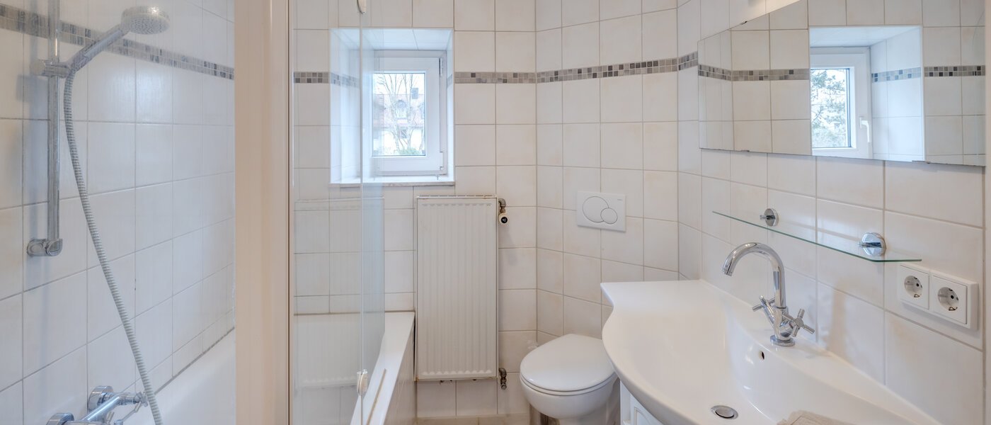 Einfamilienhaus München Daglfing 01 2. Badezimmer 14387