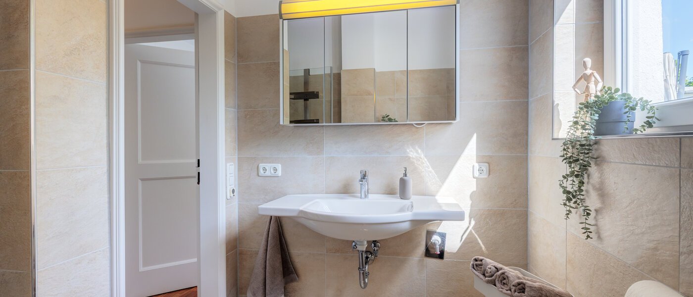 Dachterrassenwohnung München Solln 01 2. Badezimmer 14396