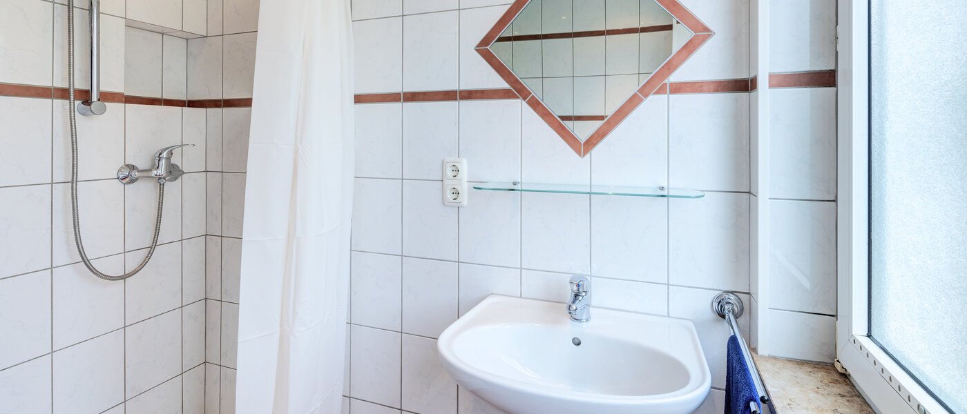 Wohnung Germering 03 Badezimmer 14418