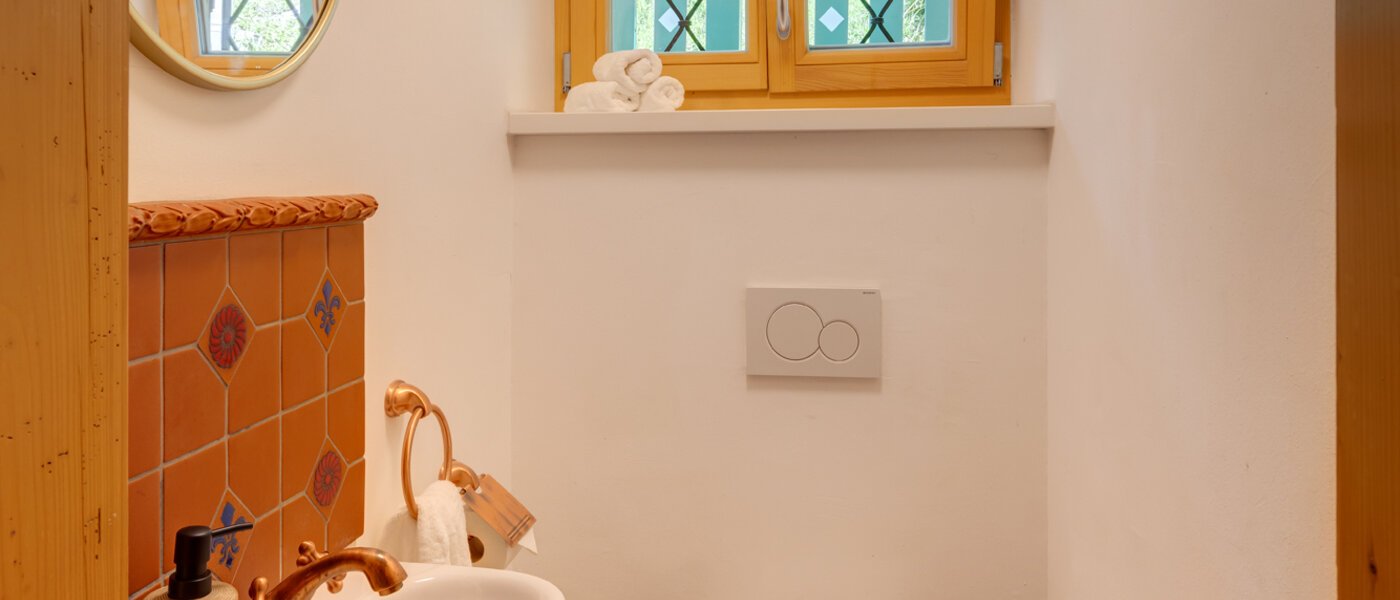 Villa Bad Wiessee 01 Gäste-WC 14436