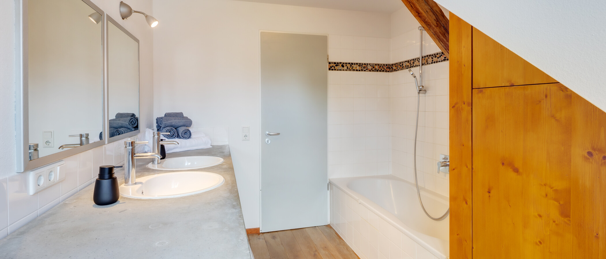 Dachgeschosswohnung München Dreimühlenviertel 03 1. Badezimmer 14505