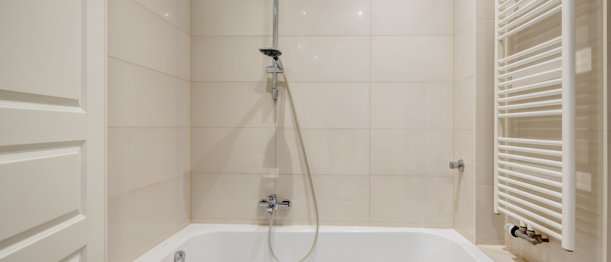 Dachgeschosswohnung München Neuhausen 03 Badezimmer 14555