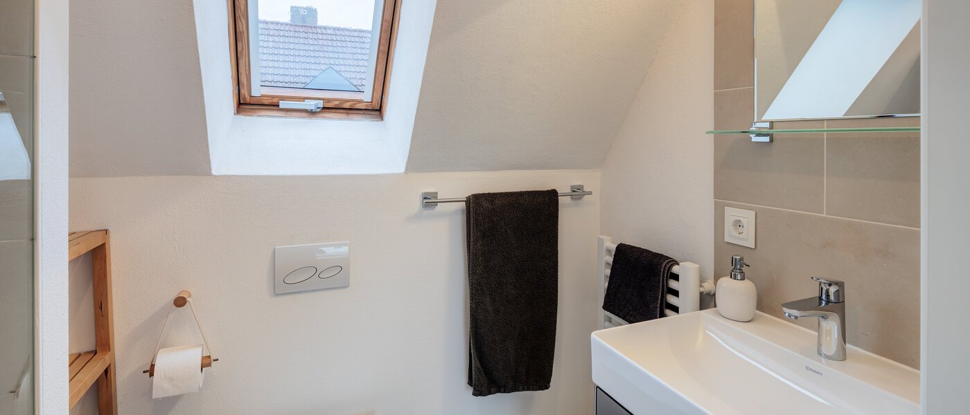 Einfamilienhaus München Obermenzing 03 2. Badezimmer 14582