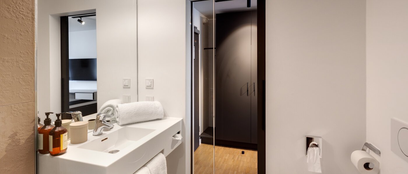 Apartment München Schwabing-West (rund um den Hohenzollernplatz) 02 Badezimmer 14592