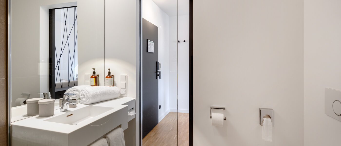 Apartment München Schwabing-West (rund um den Hohenzollernplatz) 03 Badezimmer 14593